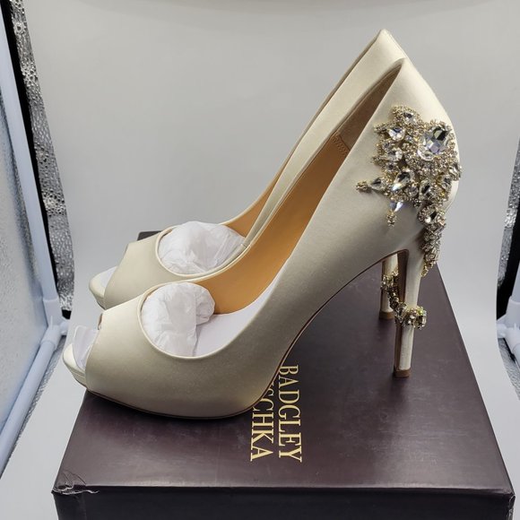 Badgley Mischka - Picture 2 of 5